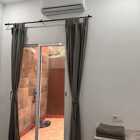 En Planta Baja Cerca De La Playa En