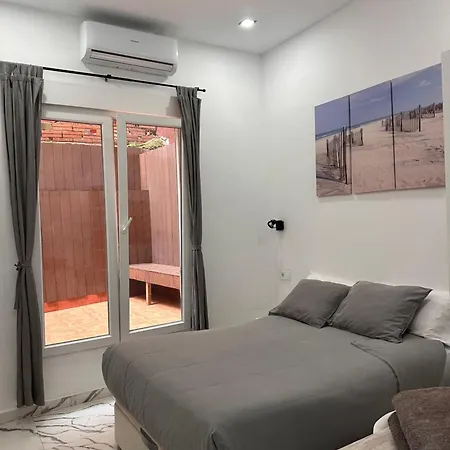 En Planta Baja Cerca De La Playa En Apartment *