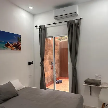 En Planta Baja Cerca De La Playa En Badalona