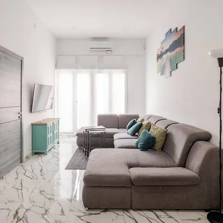 En Planta Baja Cerca De La Playa En Apartment Badalona