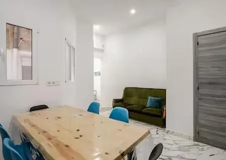 Apartment En Planta Baja Cerca De La Playa En *